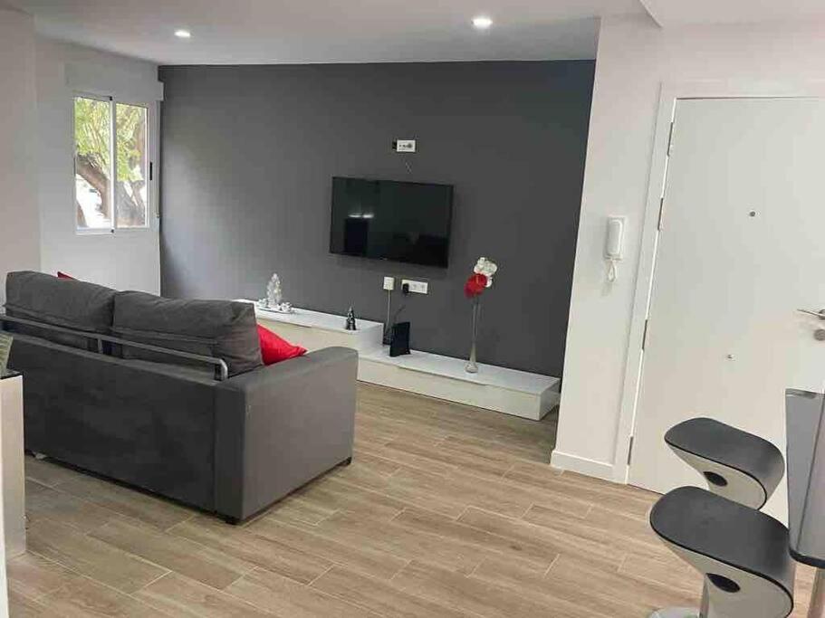 Moderno Apartamento En Elche Bagian luar foto