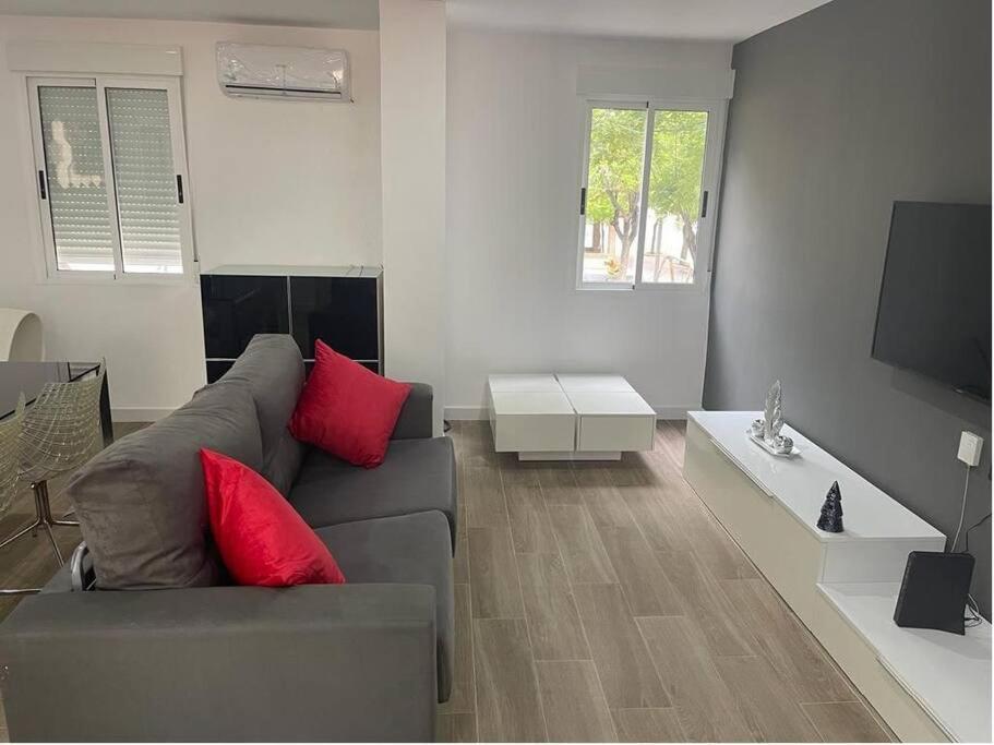 Moderno Apartamento En Elche Bagian luar foto